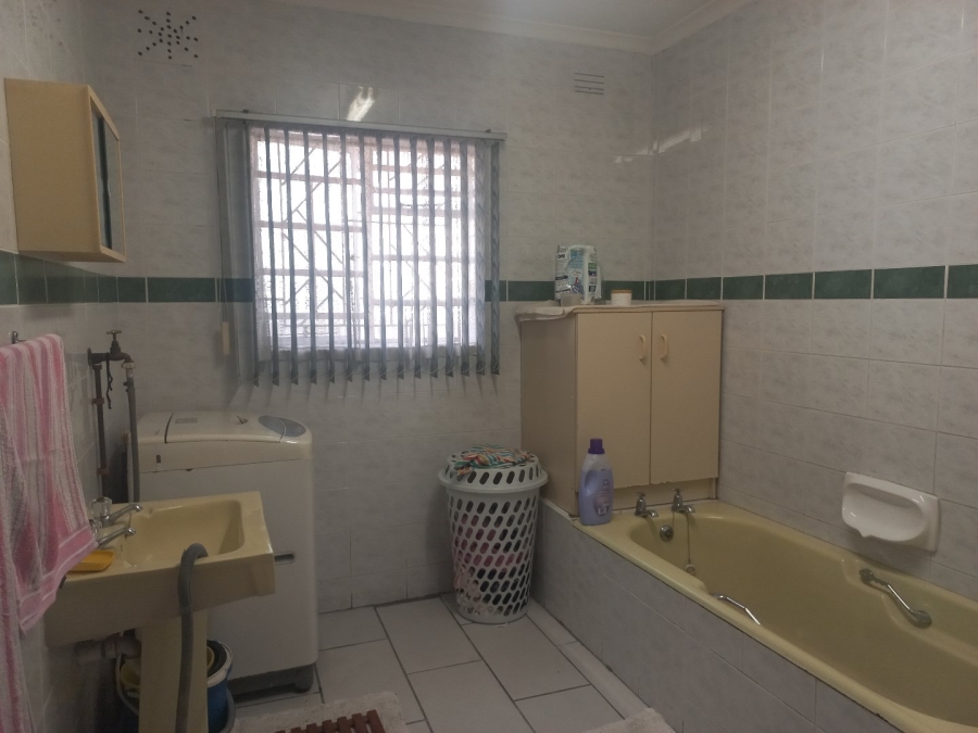3 Bedroom Property for Sale in Charlesville Western Cape